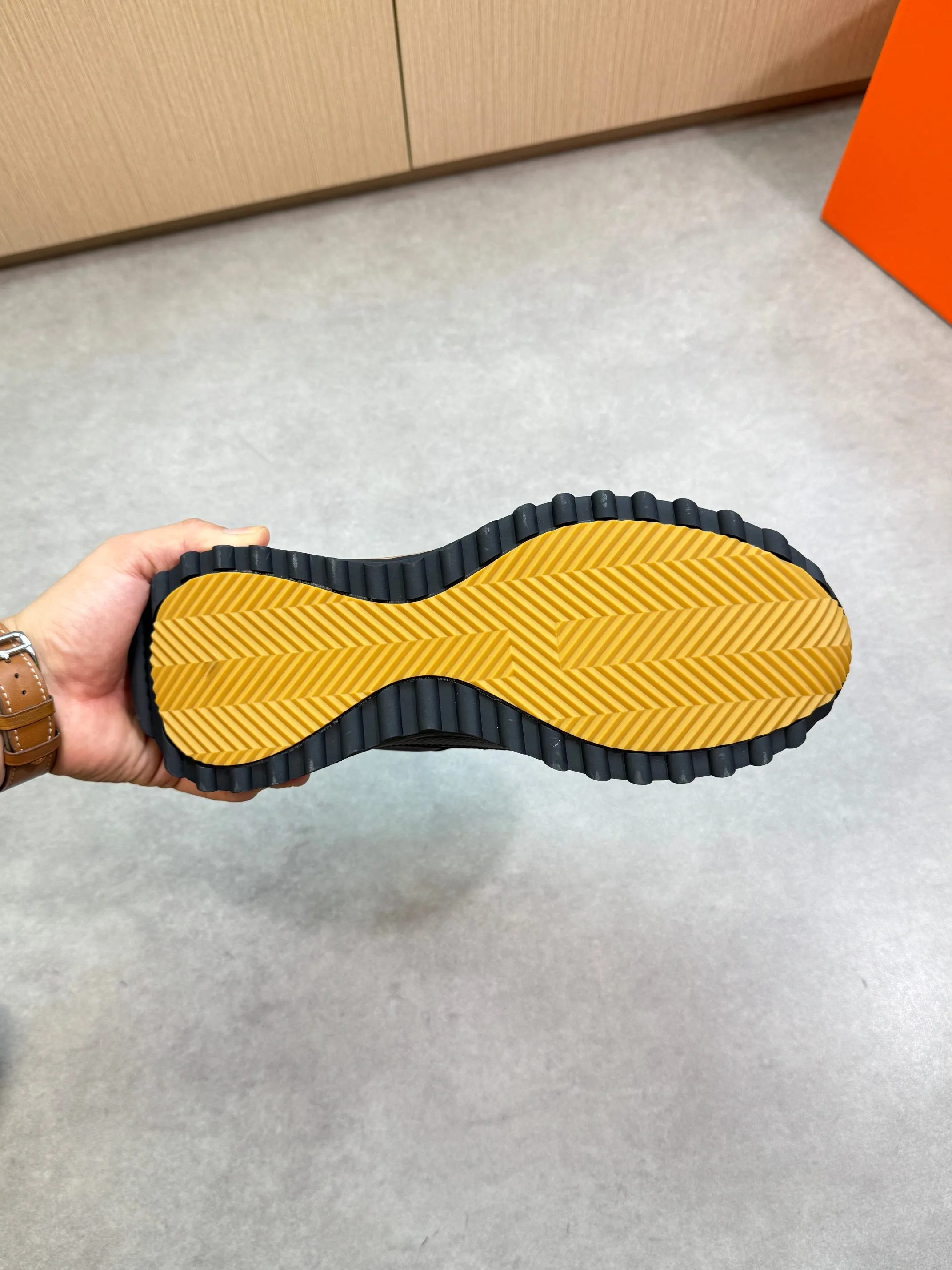 Men's shoes 💰800 [HERMES] Hermès - High-end quality original order·Casual sports shoes - Upper: 🔝 pebbled calfskin, Nappa calfskin, shoe body sewn with contrasting edge color, tongue, heel, brand logo webbing - Inner: water-dyed cowhide - Outsole: ultra-light T men's shoes 💰R·Rubber; two-color molded outsole -Ultra-high quality control·Fine workmanship: highlighted (high-end·nobility·grade) -Size: 39-44 (38, 45, can be customized)·H0118